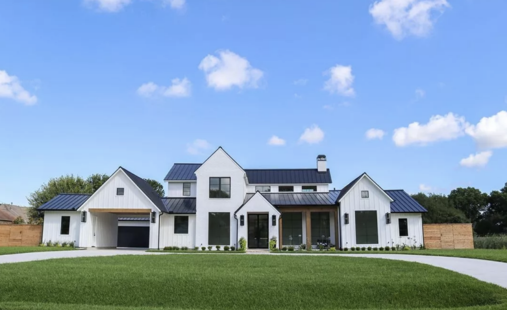 Luxurious & beautiful house